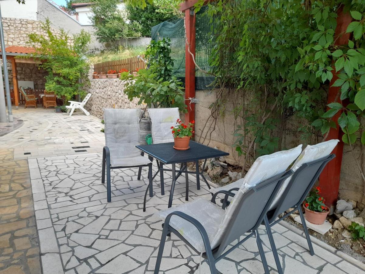 Apartmani Luja Novi Vinodolski Esterno foto